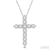 3/4 Ctw Round Cut Diamond Cross Pendant in 14K White Gold with Chain