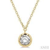 1/2 ctw Round Cut Diamond Pendant With Chain in 14K Yellow Gold