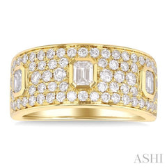 1 1/2 ctw 3-Stone Emerald and Round Cut Diamond Fashion Wide Band in 14K Yellow Gold