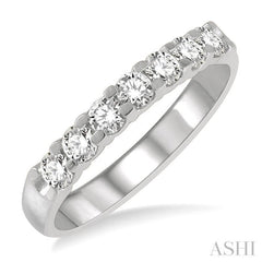 3/4 ctw 7 Stone Round Cut Diamond Wedding Band in Platinum