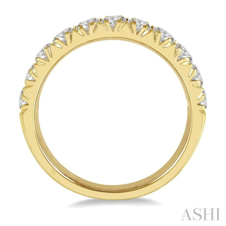 1 ctw 11 Stone Round Cut Diamond Wedding Band in 14K Yellow Gold