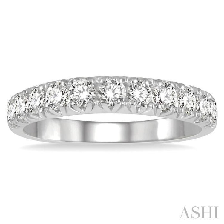 3/4 ctw 11 Stone Round Cut Diamond Wedding Band in Platinum