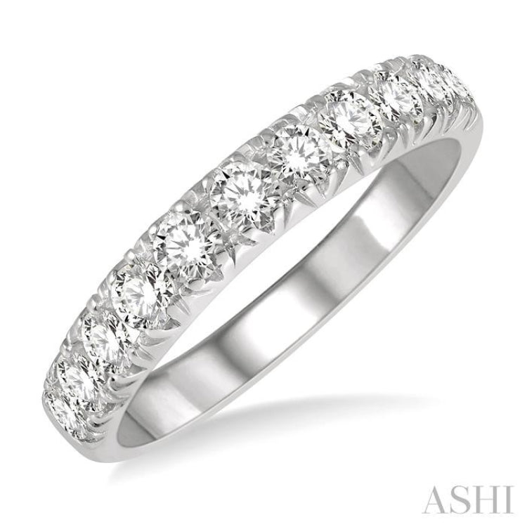 3/4 ctw 11 Stone Round Cut Diamond Wedding Band in Platinum