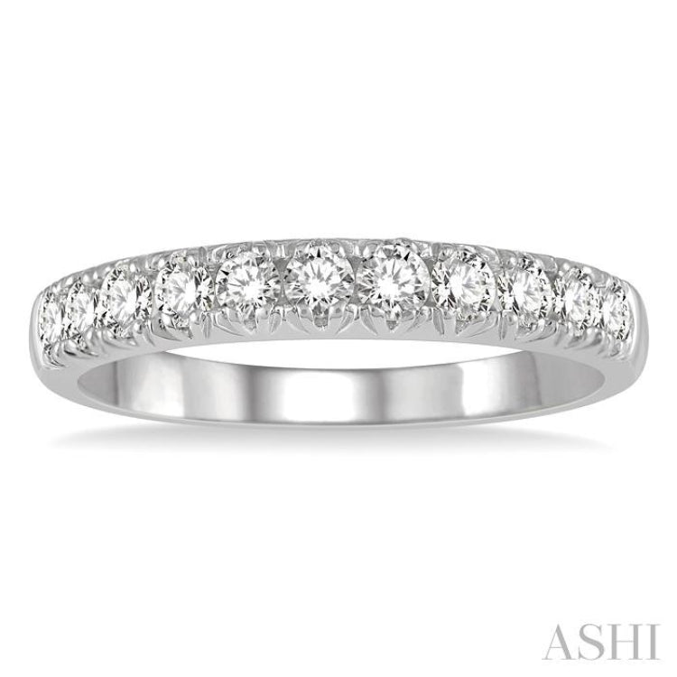 1/2 ctw 11 Stone Round Cut Diamond Wedding Band in Platinum