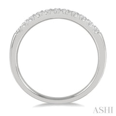 1/4 ctw 11 Stone Round Cut Diamond Wedding Band in Platinum