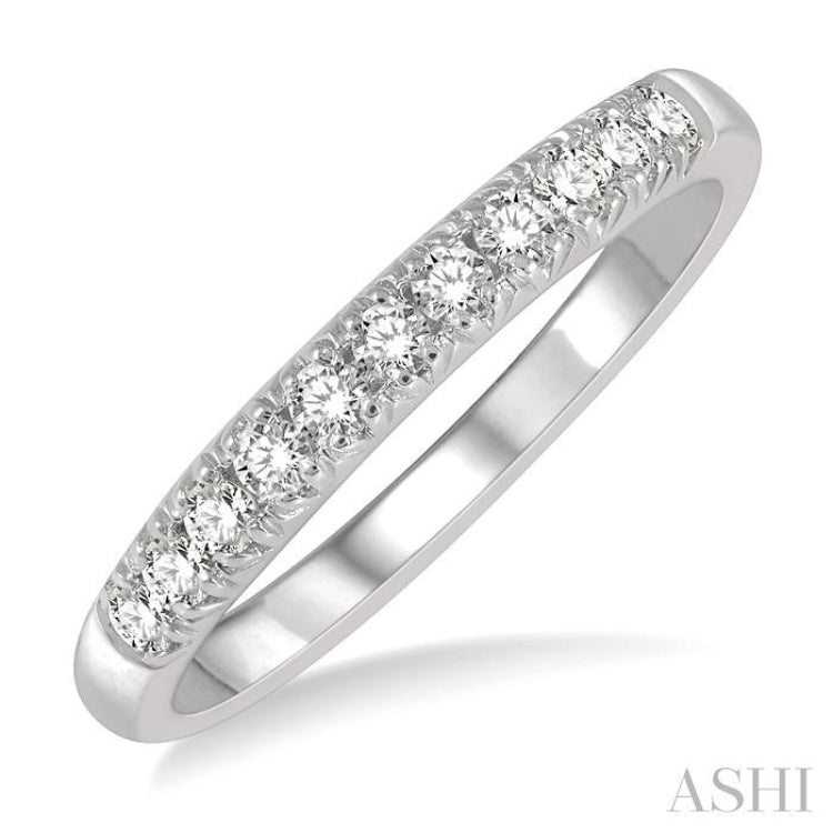 1/4 ctw 11 Stone Round Cut Diamond Wedding Band in Platinum