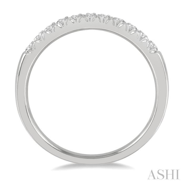 1/4 ctw 11 Stone Round Cut Diamond Wedding Band in Platinum