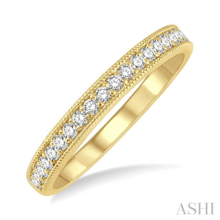1/4 ctw Round Cut Diamond Wedding Band in 14K Yellow Gold