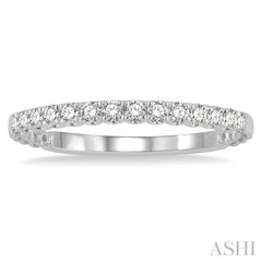 1/4 ctw Lattice Round Cut Diamond Wedding Band in Platinum