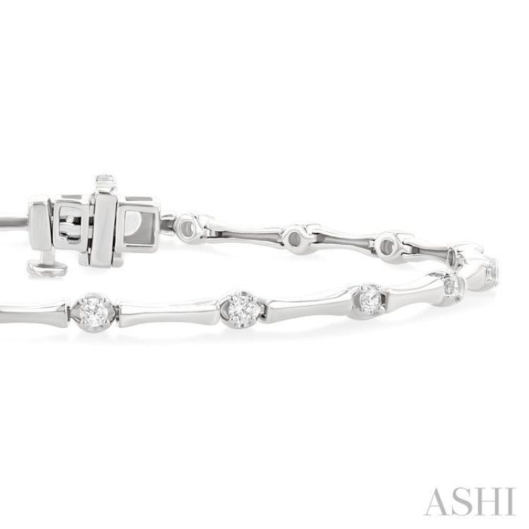 1/2 ctw Bamboo Internodes Round Cut Diamond Fashion Bracelet in 14K White Gold