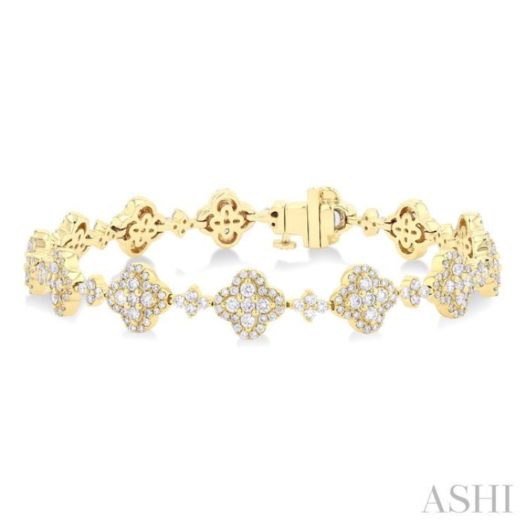 3 ctw Clover Leaf Round Cut Diamond Tennis Bracelet in 14K Yellow Gold