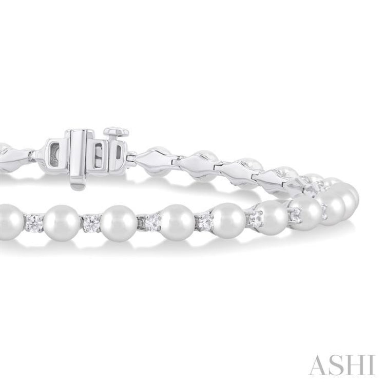 4.00 MM Round Shape Cultured Pearl and 3/4 ctw Round Cut Diamond Tennis Bracelet in 14K White Gold