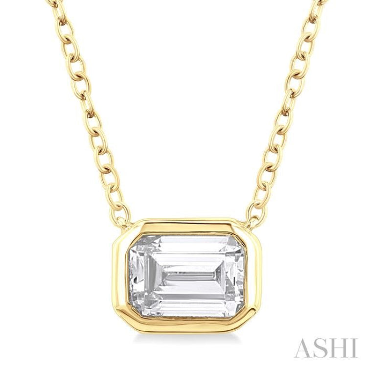 1/4 ctw Emerald Pie Cut Diamond Fashion Pendant With Chain in 14K Yellow Gold