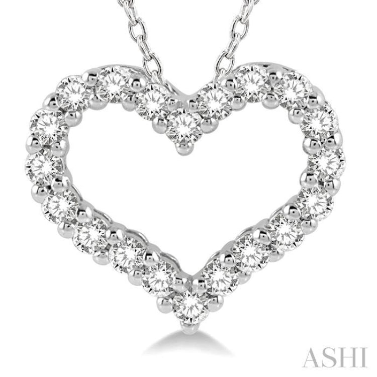 1/2 Ctw Heart Shape Round Cut Diamond Pendant With Chain in 14K White Gold