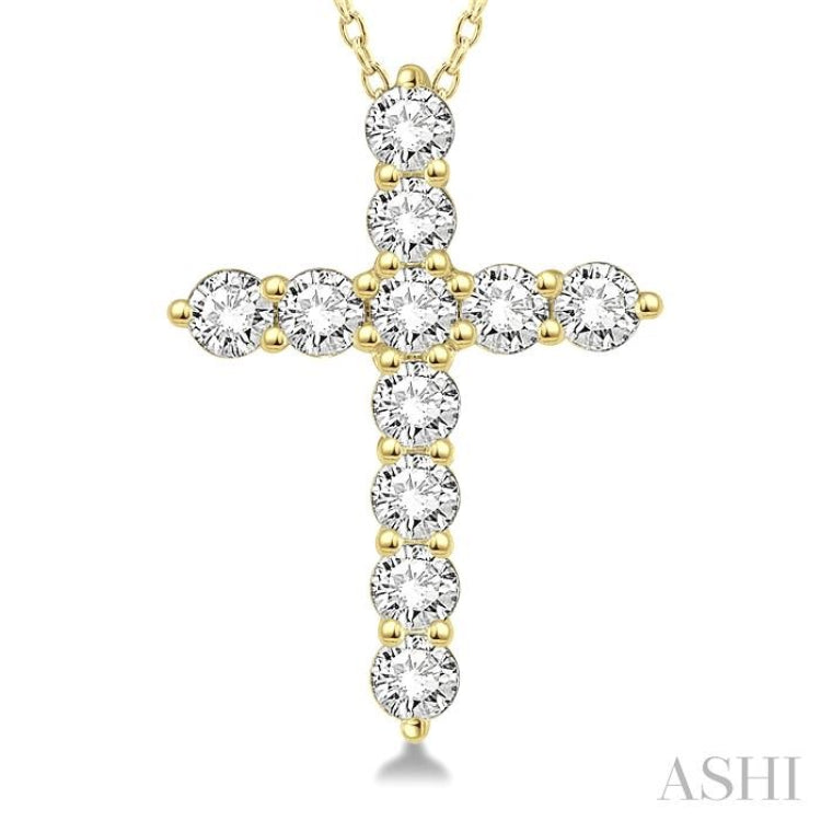 3/4 Ctw Round Cut Diamond Cross Pendant With Chain in 14K Yellow Gold