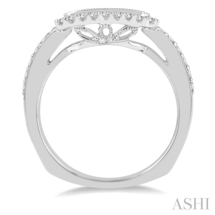 1/4 Ctw Deep Curve Center Round Cut Diamond Wedding Band in 14K White Gold