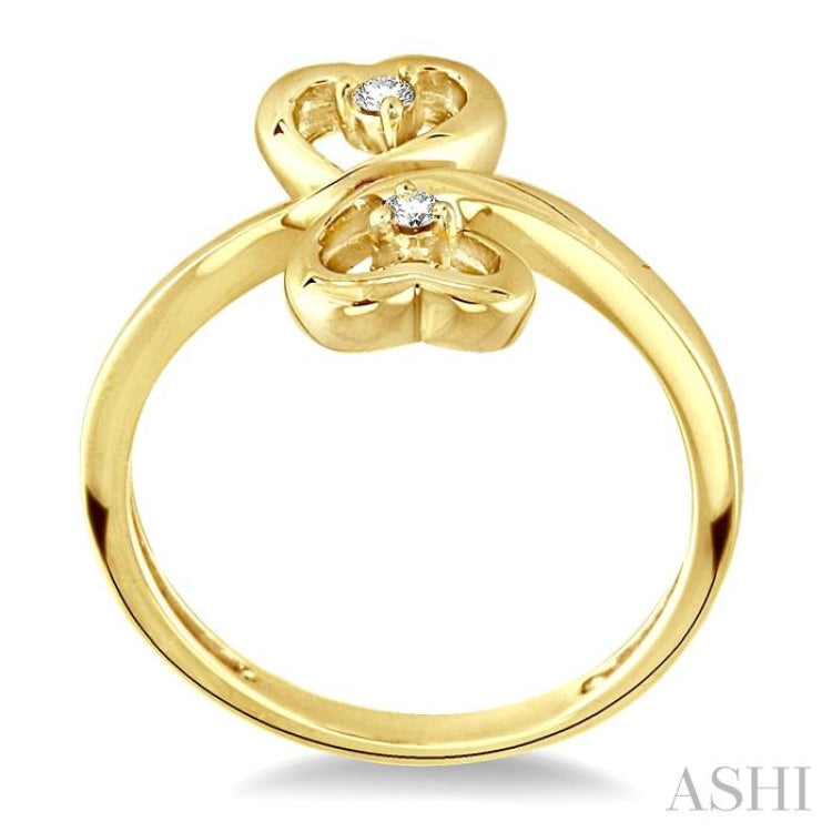 1/20 Ctw Round Cut Dual Heart Diamond Ring in 14K Yellow Gold