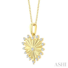 1/5 Ctw Round Cut Diamond Heart Fluted Fashion Pendant With Chain in 10K Yellow Gold