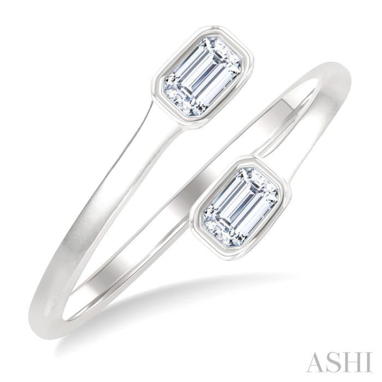 1/5 Ctw Split Single Coil Bezel Set Octagon Cut Diamond Open Fashion Ring in 14K White Gold