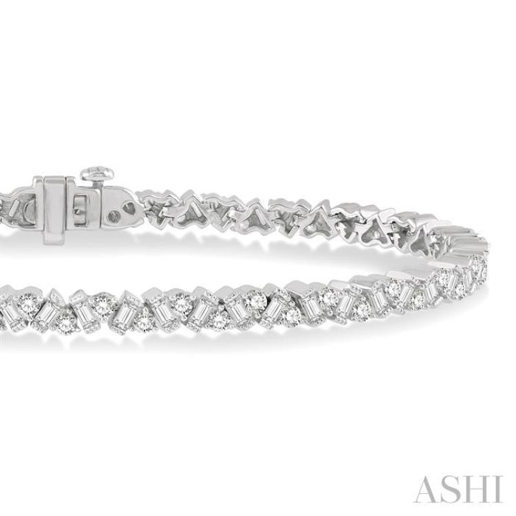 3 Ctw Zigzag Baguette and Round Cut Diamond Bracelet in 14K White Gold