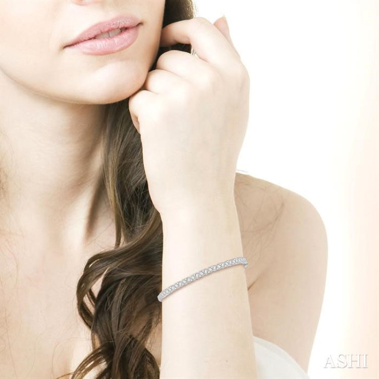 2 Ctw Zigzag Baguette and Round Cut Diamond Bangle in 14K White Gold