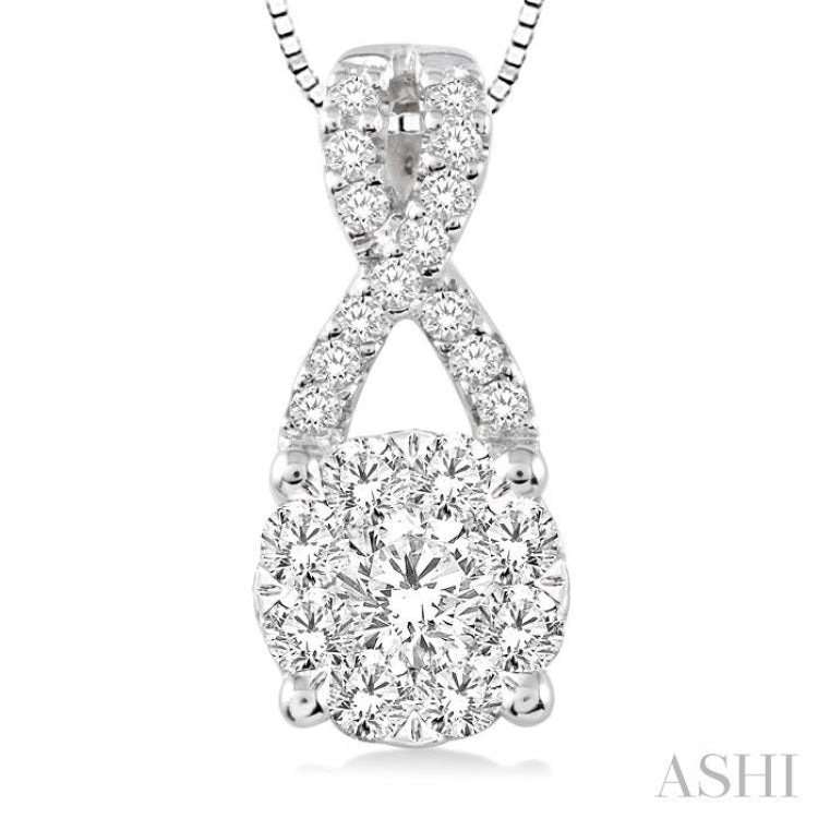 1/2 Ctw Lovebright Round Cut Diamond Pendant in 14K White Gold with Chain