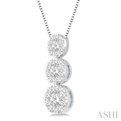 1/2 Ctw Lovebright 3 stone Essential Round Cut Diamond Pendant with Chain in 14K White Gold