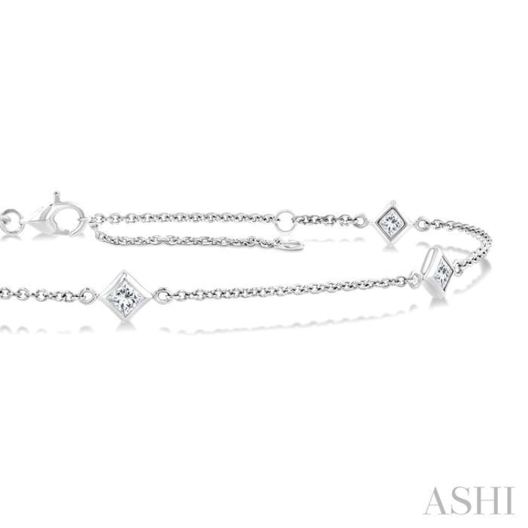1/2 Ctw Princess Cut Diamond Station Bracelet in 14K White Gold