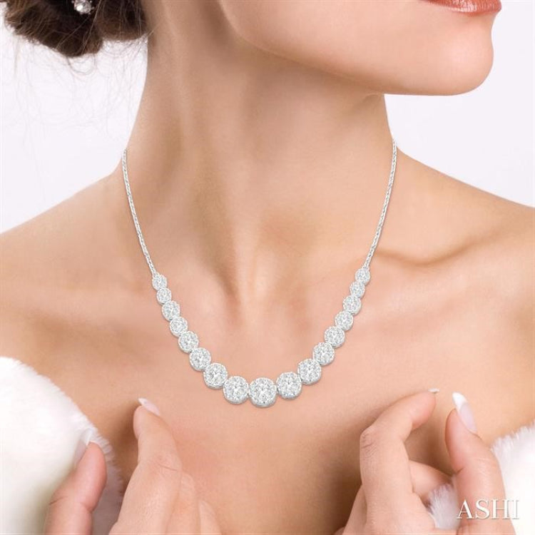 3 1/10 Ctw Round Cut Diamond Lovebright Necklace in 14K White Gold
