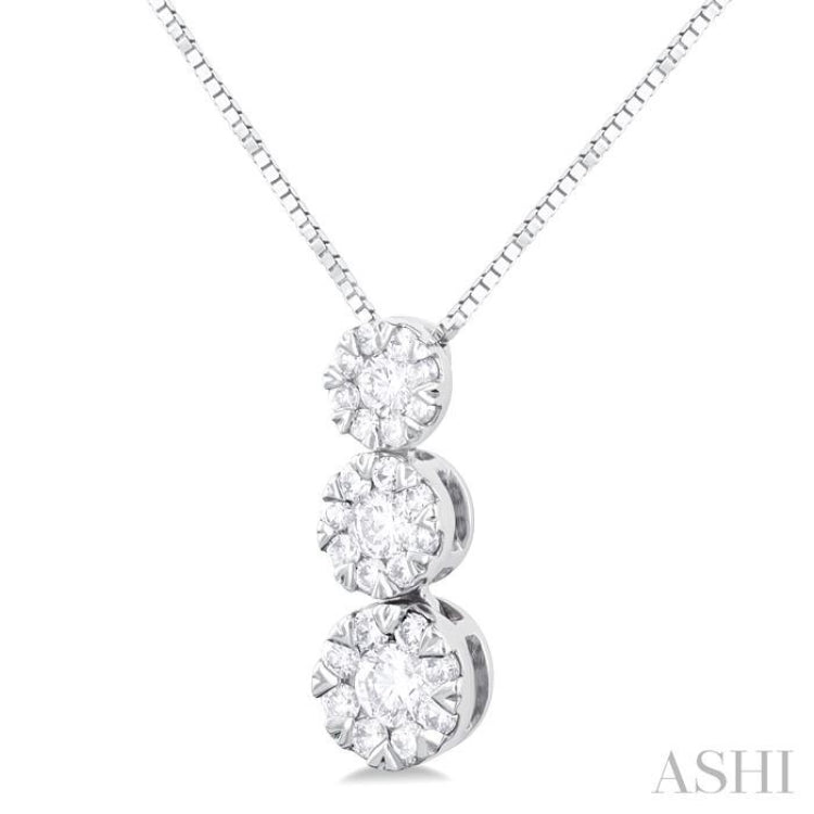1/4 Ctw Lovebright 3 stone Essential Round Cut Diamond Pendant with Chain in 14K White Gold