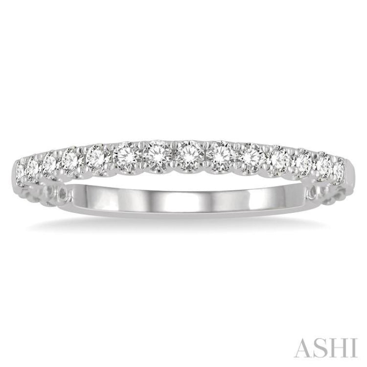 1/4 Ctw Lattice Round Cut Diamond Wedding Band in 14K White Gold