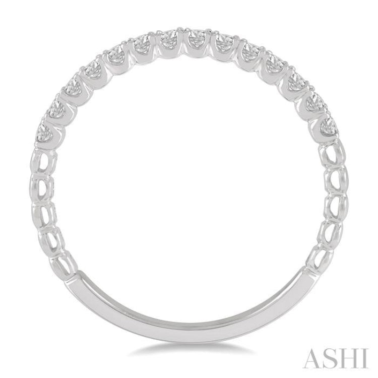 1/4 Ctw Lattice Round Cut Diamond Wedding Band in 14K White Gold