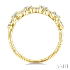 1/4 Ctw Baguette And Round Cut Diamond Stackable Oval Shape Link Fashion Band in 10K Yellow Gold