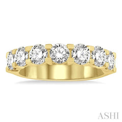 1 1/2 Ctw 7 Stone Round Cut Diamond Wedding Band in 14K Yellow Gold