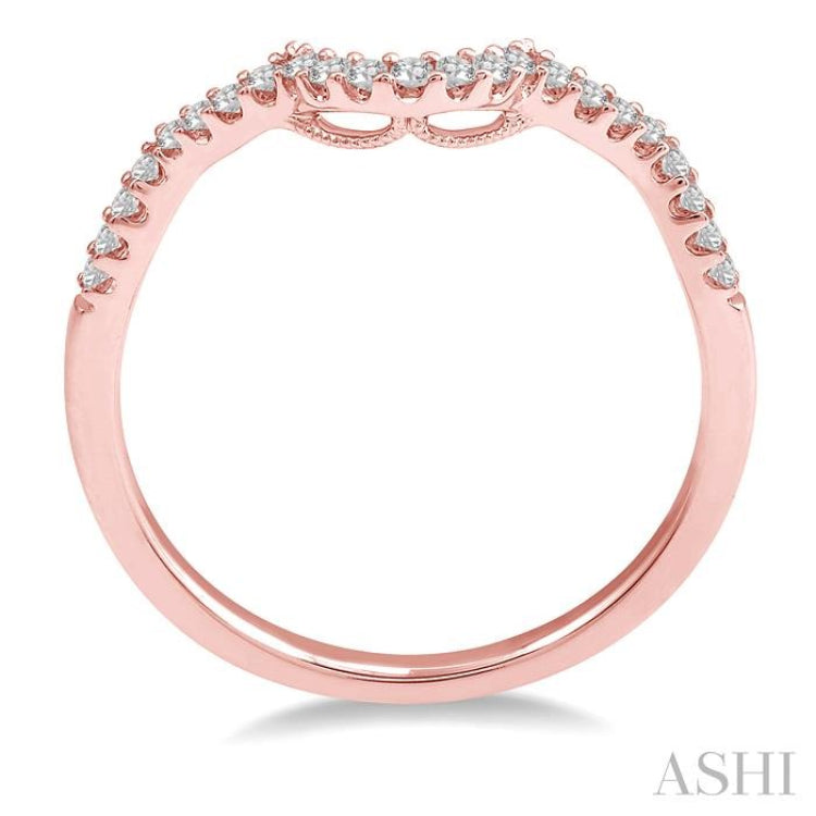 1/6 Ctw Curved Round Cut Diamond Wedding Band in 14K Rose Gold