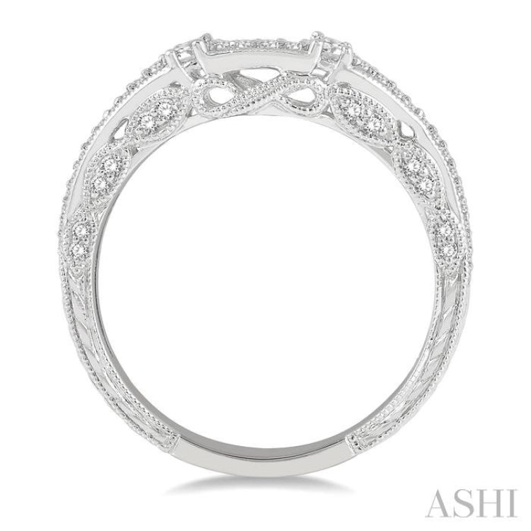 1/3 Ctw Carved Round Cut Diamond Wedding Band in 14K White Gold