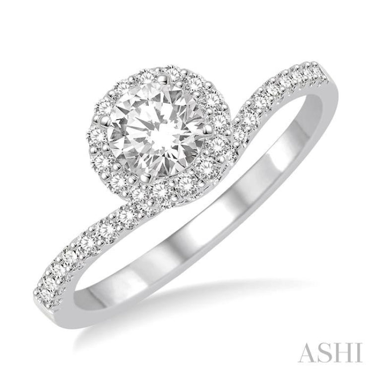 1/2 Ctw Diamond Engagement Ring with 1/4 Ct Round Cut Center Stone in 14K White Gold