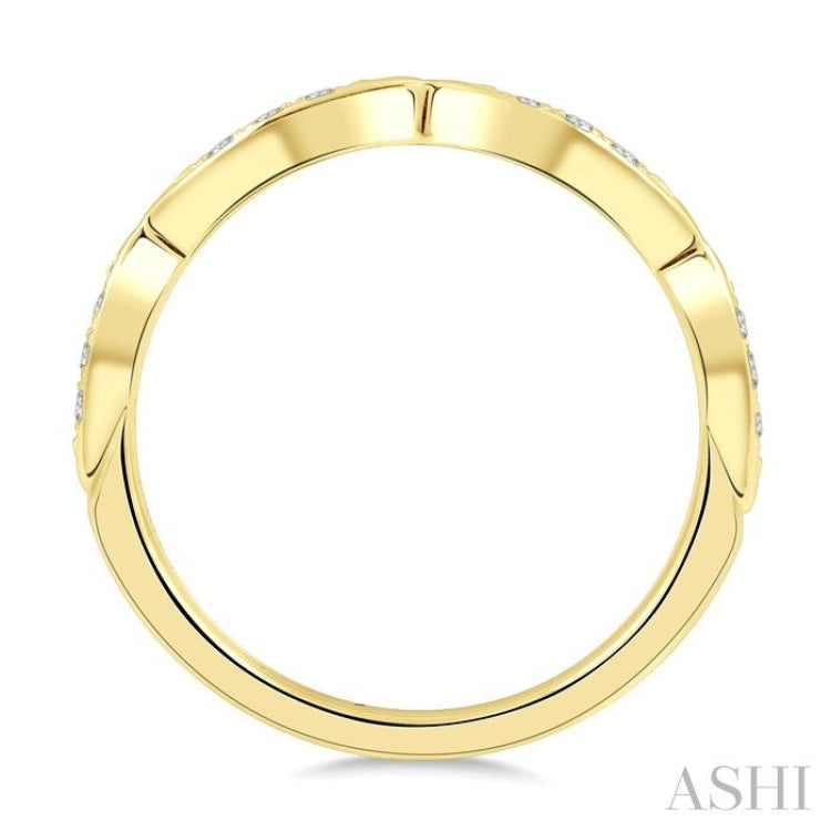 1/10 Ctw Round Cut Diamond Wedding Band in 14K Yellow Gold