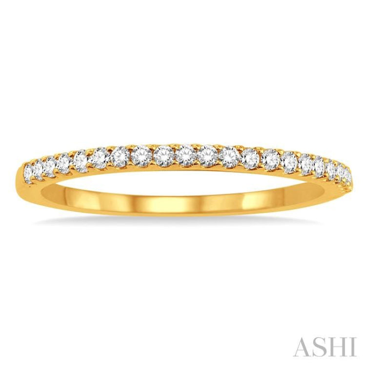 1/5 ctw Round Cut Diamond Wedding Band in 14K Yellow Gold