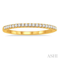 1/5 ctw Round Cut Diamond Wedding Band in 14K Yellow Gold