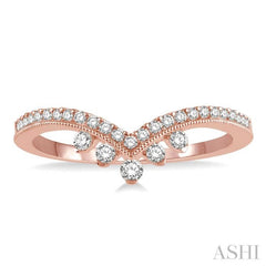 1/4 ctw Chevron Shank Round Cut Diamond Band in 14K Rose Gold