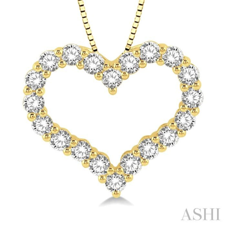 3/4 ctw Heart Shape Round Cut Diamond Pendant With Chain in 14K Yellow Gold