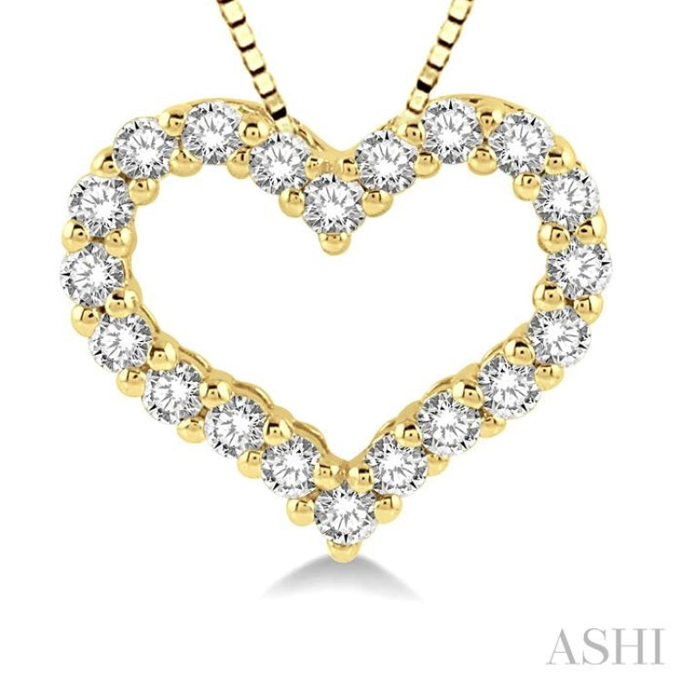 1/4 ctw Heart Shape Round Cut Diamond Pendant With Chain in 14K Yellow Gold