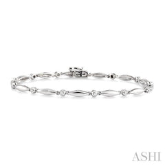 1/4 ctw Boat Shape Round Cut Diamond Bracelet in 10K White Gold