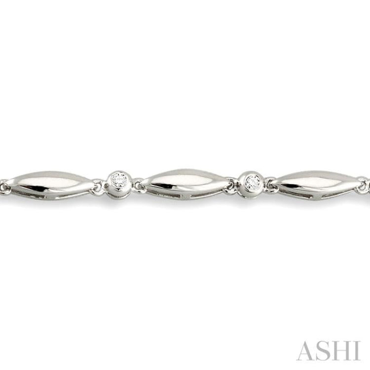 1/4 ctw Boat Shape Round Cut Diamond Bracelet in 10K White Gold
