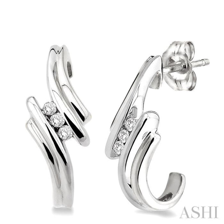 1/10 ctw Round Cut Diamond Earrings in Sterling Silver