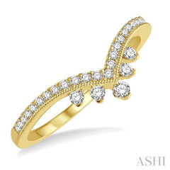 1/4 ctw Chevron Shank Round Cut Diamond Band in 14K Yellow Gold
