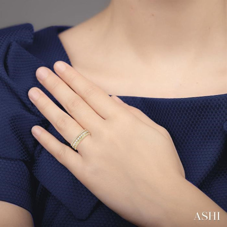 3/4 Ctw Round Cut Diamond Split Triple Band in 14K Yellow Gold