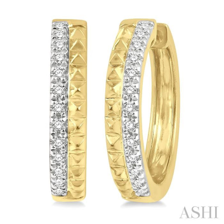 1/10 ctw Pyramid Round Cut Diamond Huggie Petite Earrings in 10K Yellow Gold