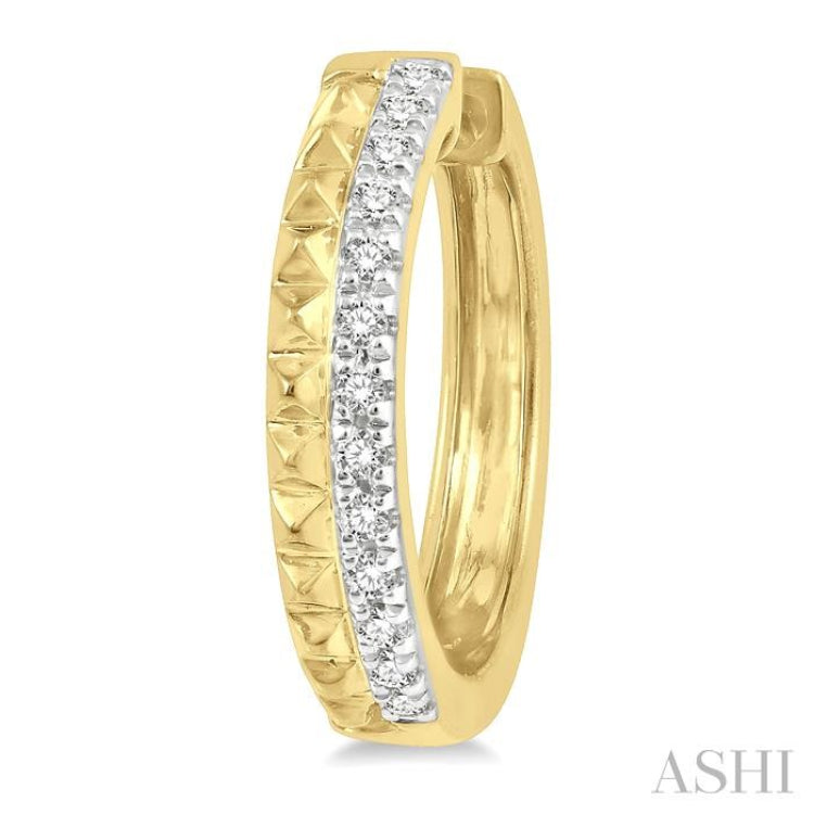 1/10 ctw Pyramid Round Cut Diamond Huggie Petite Earrings in 10K Yellow Gold